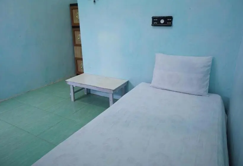 Economy Yhden Hengen Huone, Oyo Life 93017 Kost H Soeroso
