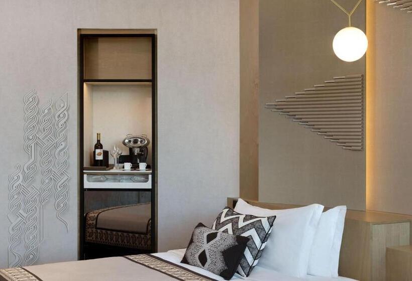 اتاق لوکس, Paragraph Freedom Square, A Luxury Collection Hotel, Tbilisi