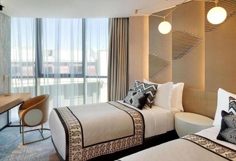 سوییت اجرایی, Paragraph Freedom Square, A Luxury Collection Hotel, Tbilisi