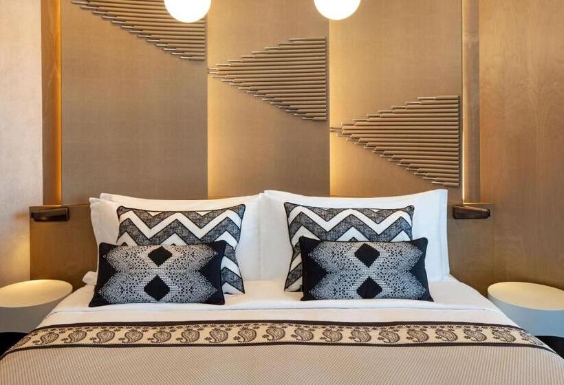 سوییت اجرایی, Paragraph Freedom Square, A Luxury Collection Hotel, Tbilisi