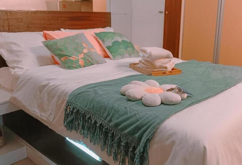 إستوديو قياسى, Casabay Suite Eastwood Staycation