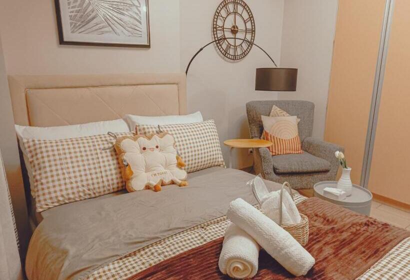 استودیوی لوکس, Casabay Suite Eastwood Staycation