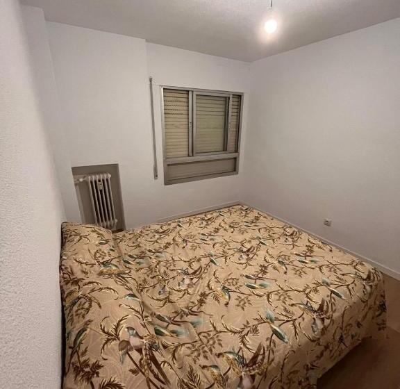 带共用浴室的标准房间, Mars Suites Alondra