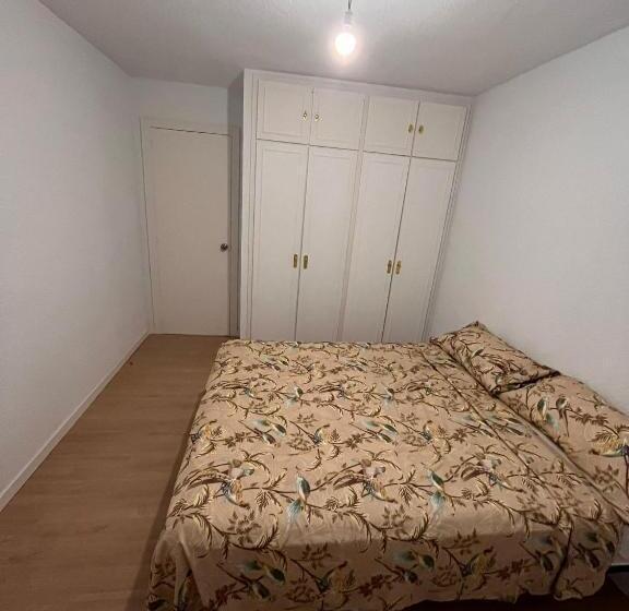 带共用浴室的标准房间, Mars Suites Alondra