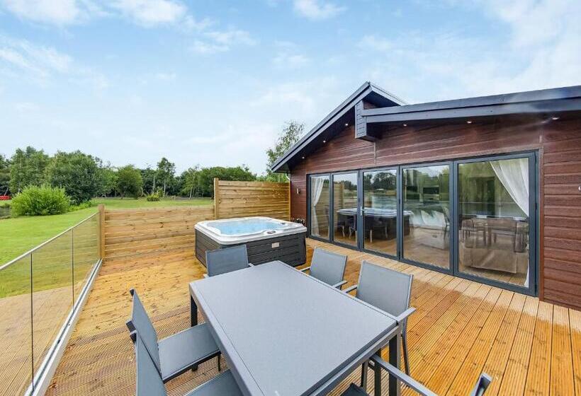 ４ベッドルームハウス, Noahs Retreat