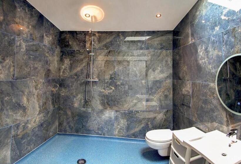 בית, 2 חדרי שינה, Noahs Retreat