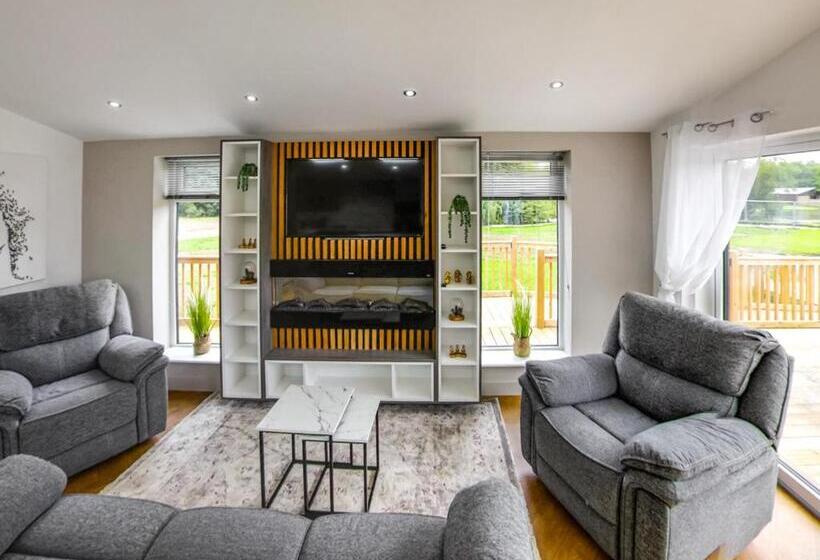 בית, 3 חדרי שינה, Noahs Retreat