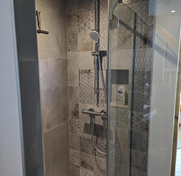 标准间, La Maison D Enfance