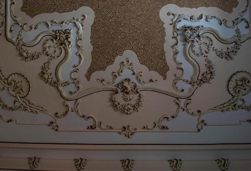 غرفة ديلوكس مزودة بشرفة, Epoque Bed And Breakfast