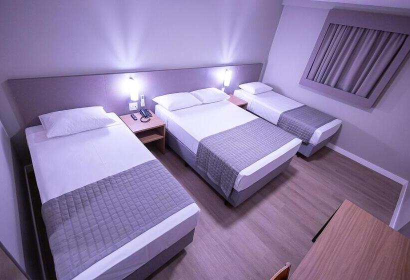 غرفة قياسية رباعية, Caiuá Blumenau