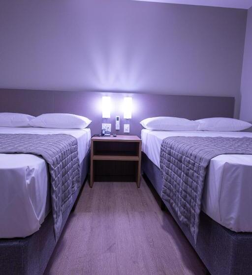 غرفه قياسيه سريرين مزدوجين, Caiuá Blumenau