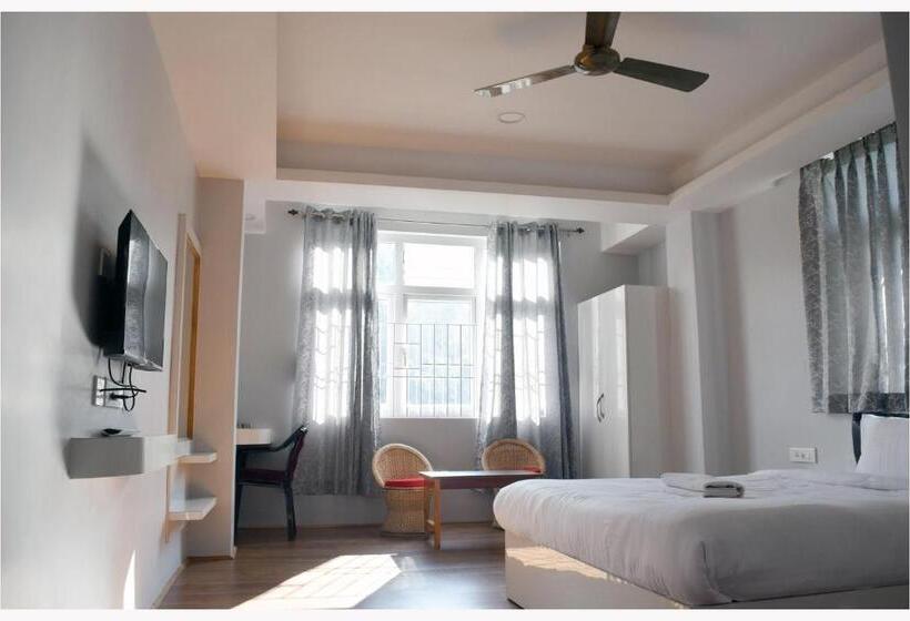 Трехместный Номер Классика, Dug Inn