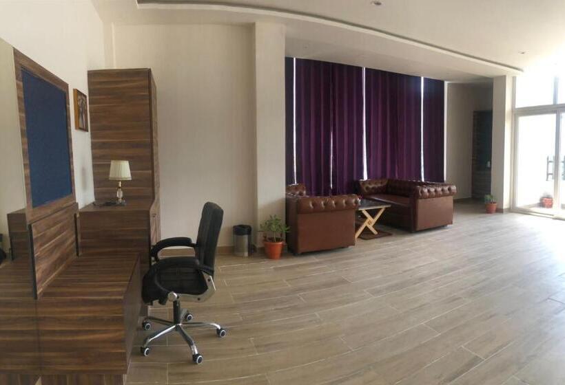 Premium room with river view, Spt Clarks Inn Suite, Mandi