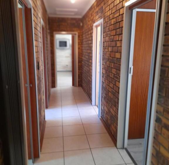 غرفة قياسية مطلّة علي الحديقة, Chappel Hide Out