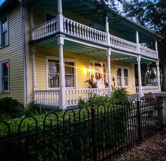 منزل غرفة نوم واحدة, Noi Nest Home + Pool + Suites