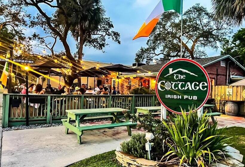 منزل غرفة نوم واحدة, Noi Nest Home + Pool + Suites