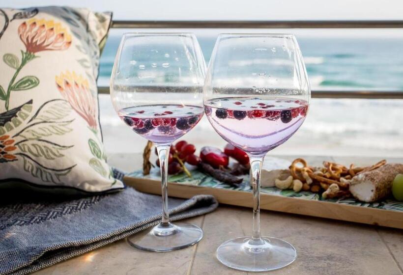 غرفة قياسية رباعية, Room In Bb   Twin Room Partial Sea View