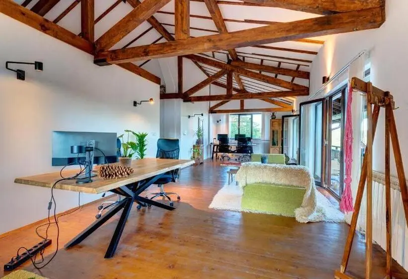 １ベッドルームハウス, The Pine Levochevo   Guesthouse And Coworking Space