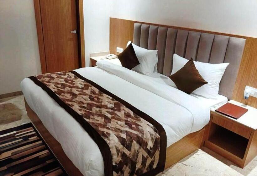 Superior Rum, Country Green Hotel & Banquet