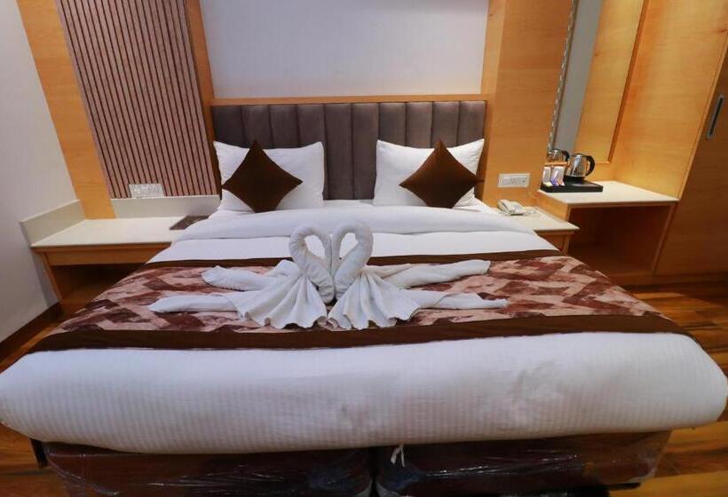 Superior Rum, Country Green Hotel & Banquet