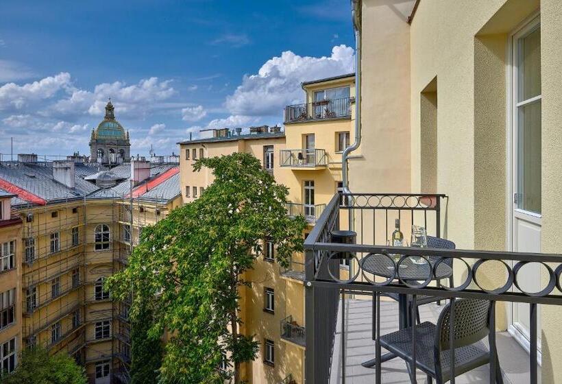 سوییت لوکس, Downtown Suites Rubesova