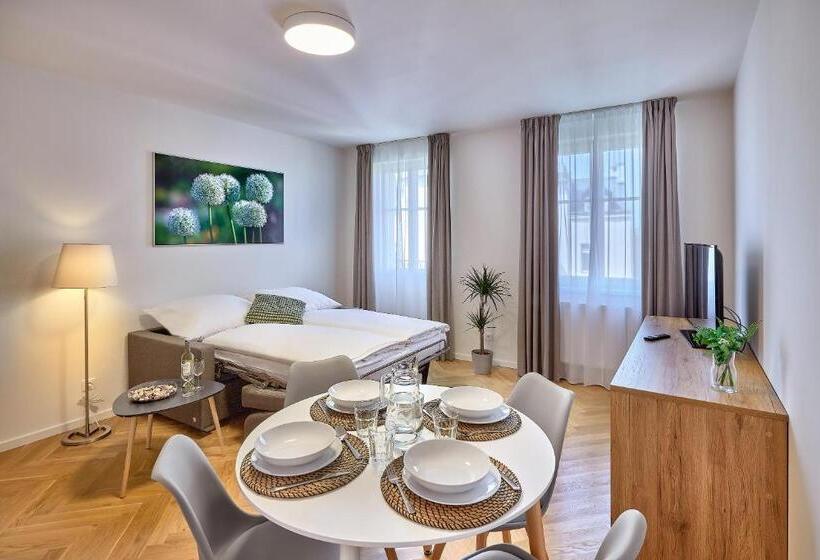 سوییت لوکس, Downtown Suites Rubesova