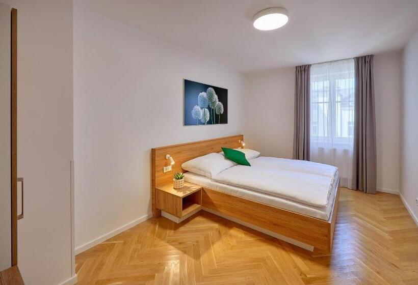 سوییت لوکس, Downtown Suites Rubesova