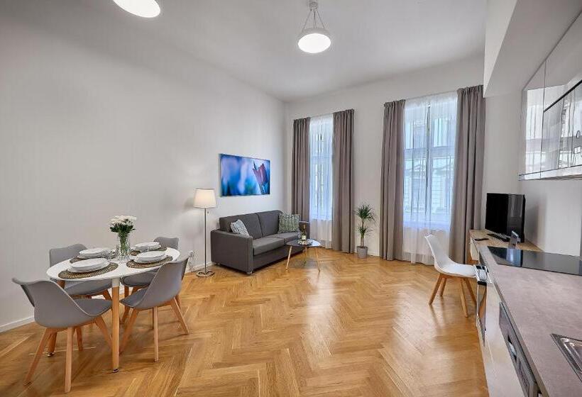 آپارتمان 1 خوابه با بالکن, Downtown Suites Rubesova