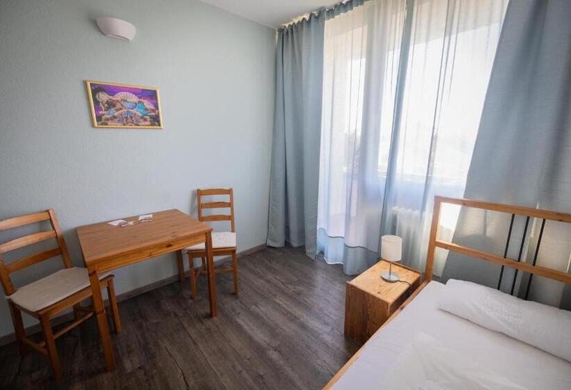 Номер Стандарт с Балконом, Hindu Monastery   Shree Peetha Nilaya Ashram