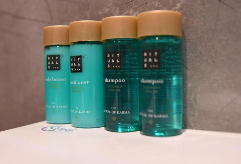 Habitació Deluxe Llit King, Kame Hotel Belgrade,贝尔格莱德凯美酒店