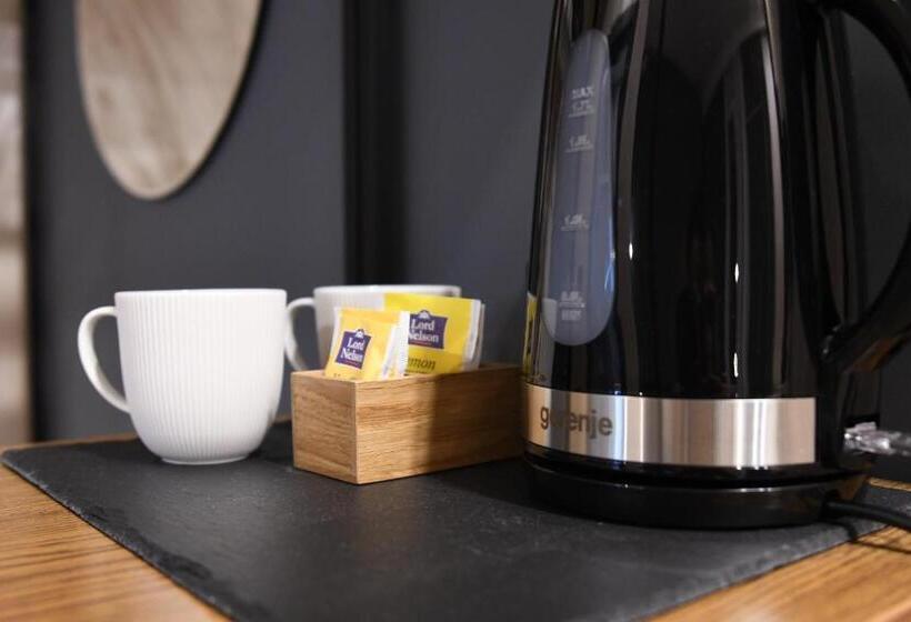 Habitació Deluxe Llit King, Kame Hotel Belgrade,贝尔格莱德凯美酒店