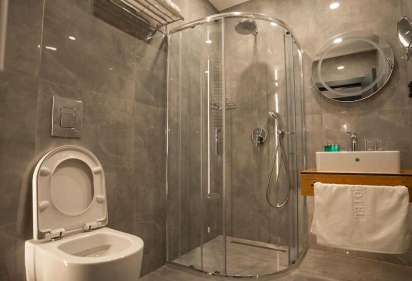 Habitació Deluxe Llit King, Kame Hotel Belgrade,贝尔格莱德凯美酒店