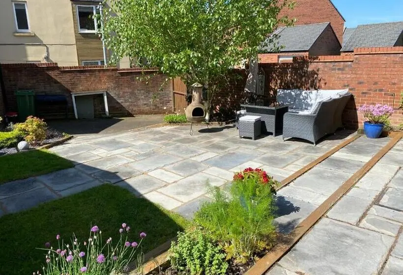 ３ベッドルームハウス, Number 2, Spacious Rooms, Near Ironbridge!