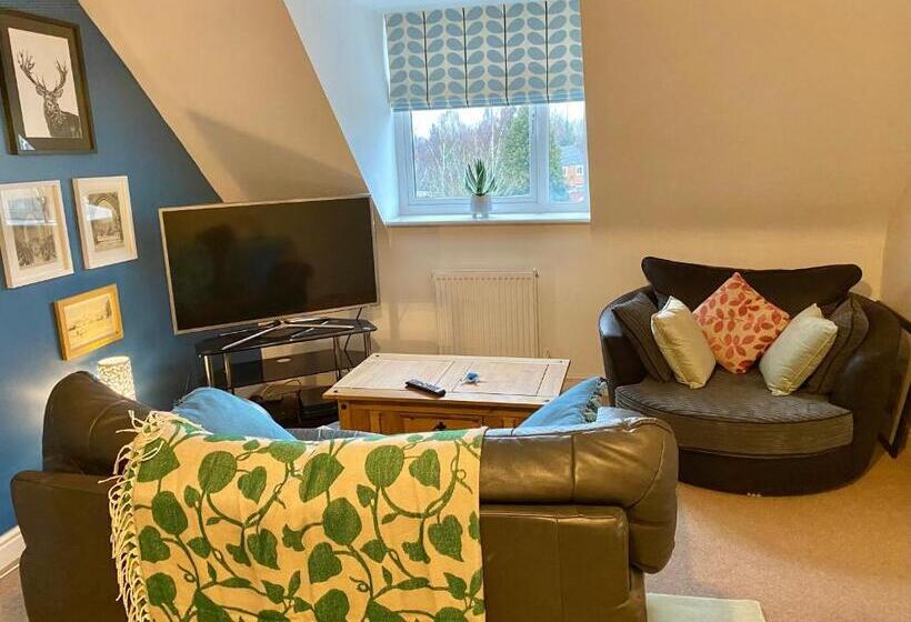 Дом 3 Спальни, Number 2, Spacious Rooms, Near Ironbridge!