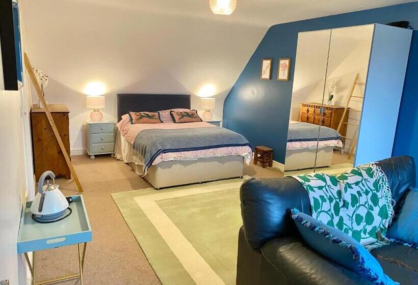 Номер Стандарт Вид на Парк, Number 2, Spacious Rooms, Near Ironbridge!