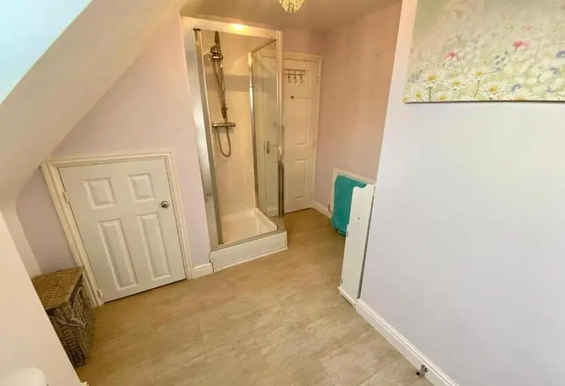 公園の見えるダブルベッドスタンダードルーム, Number 2, Spacious Rooms, Near Ironbridge!