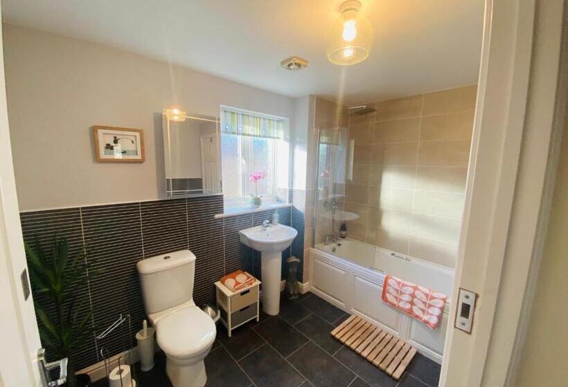 Номер Стандарт Двуспальная Кровать Вид на Парк, Number 2, Spacious Rooms, Near Ironbridge!