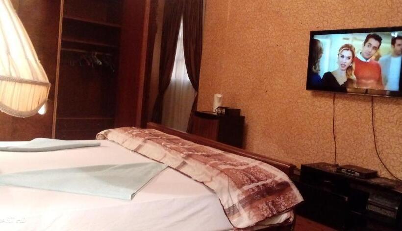 اتاق لوکس, Mamado Pyramids View