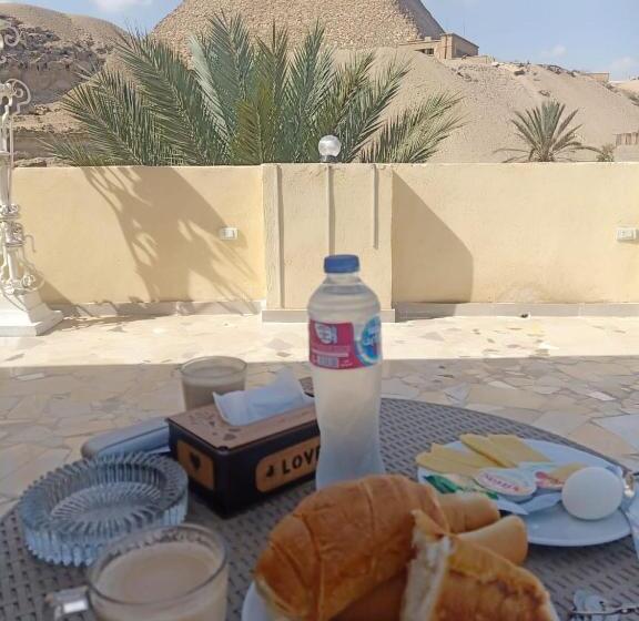 اتاق لوکس چهار تخته, Mamado Pyramids View