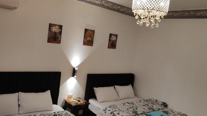 اتاق لوکس چهار تخته, Mamado Pyramids View