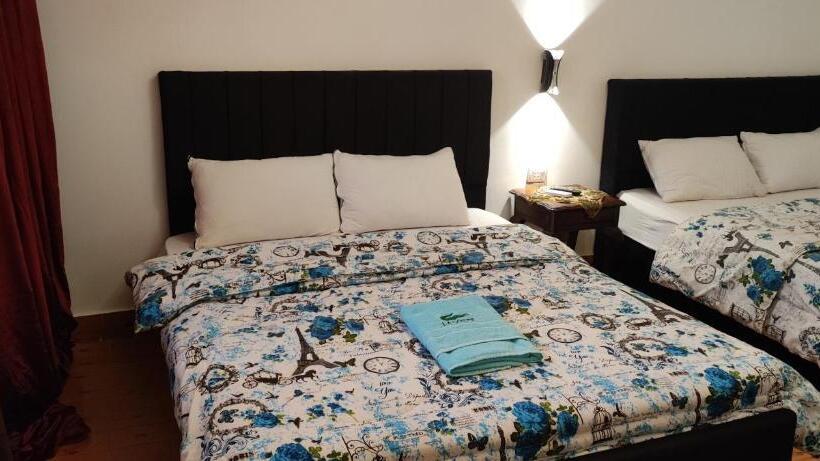 اتاق لوکس چهار تخته, Mamado Pyramids View