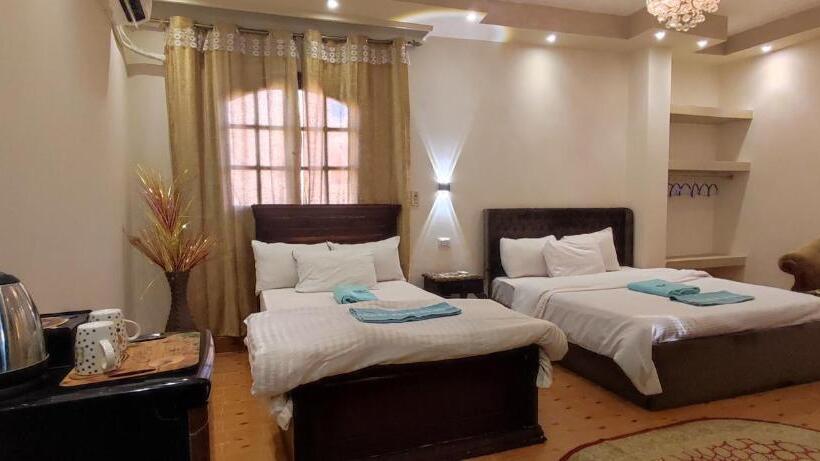 اتاق لوکس چهار تخته, Mamado Pyramids View