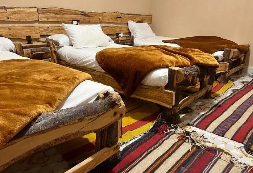 اتاق استاندارد سه نفره, People To People Siwa