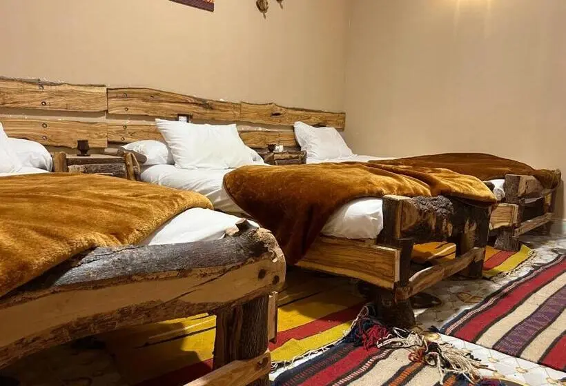 اتاق استاندارد سه نفره, People To People Siwa