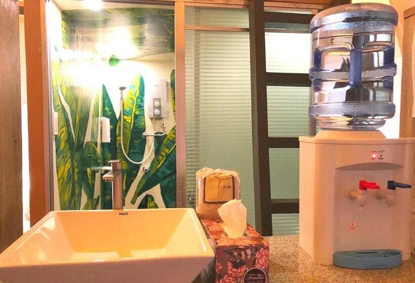 غرفة عائلية, Playa La Caleta Bataan