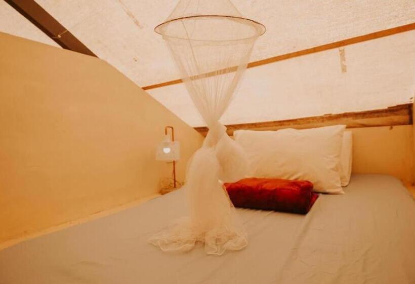 غرفة عائلية, Playa La Caleta Bataan