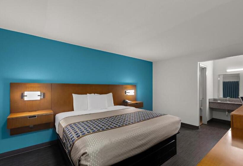 غرفة قياسية سرير كينج, Rodeway Inn