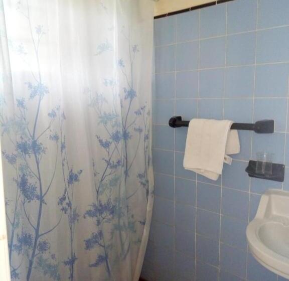 이코노미 룸, Bqs House