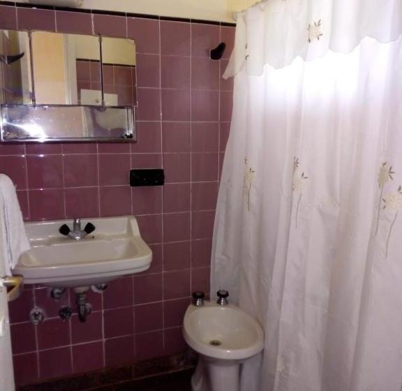 침실 2개 아파트, Bqs House