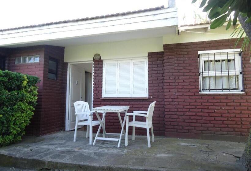 디럭스 룸, Bqs House